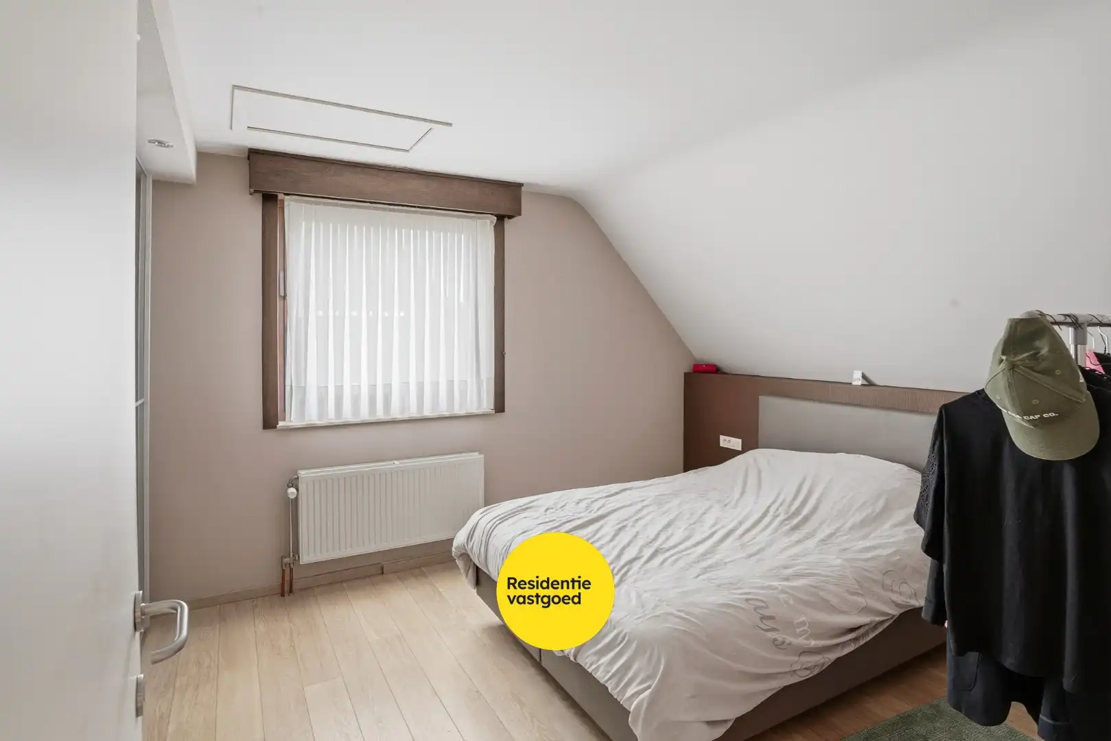 Instapklare alleenstaande woning in residentiële wijk te Aartrijke foto 10