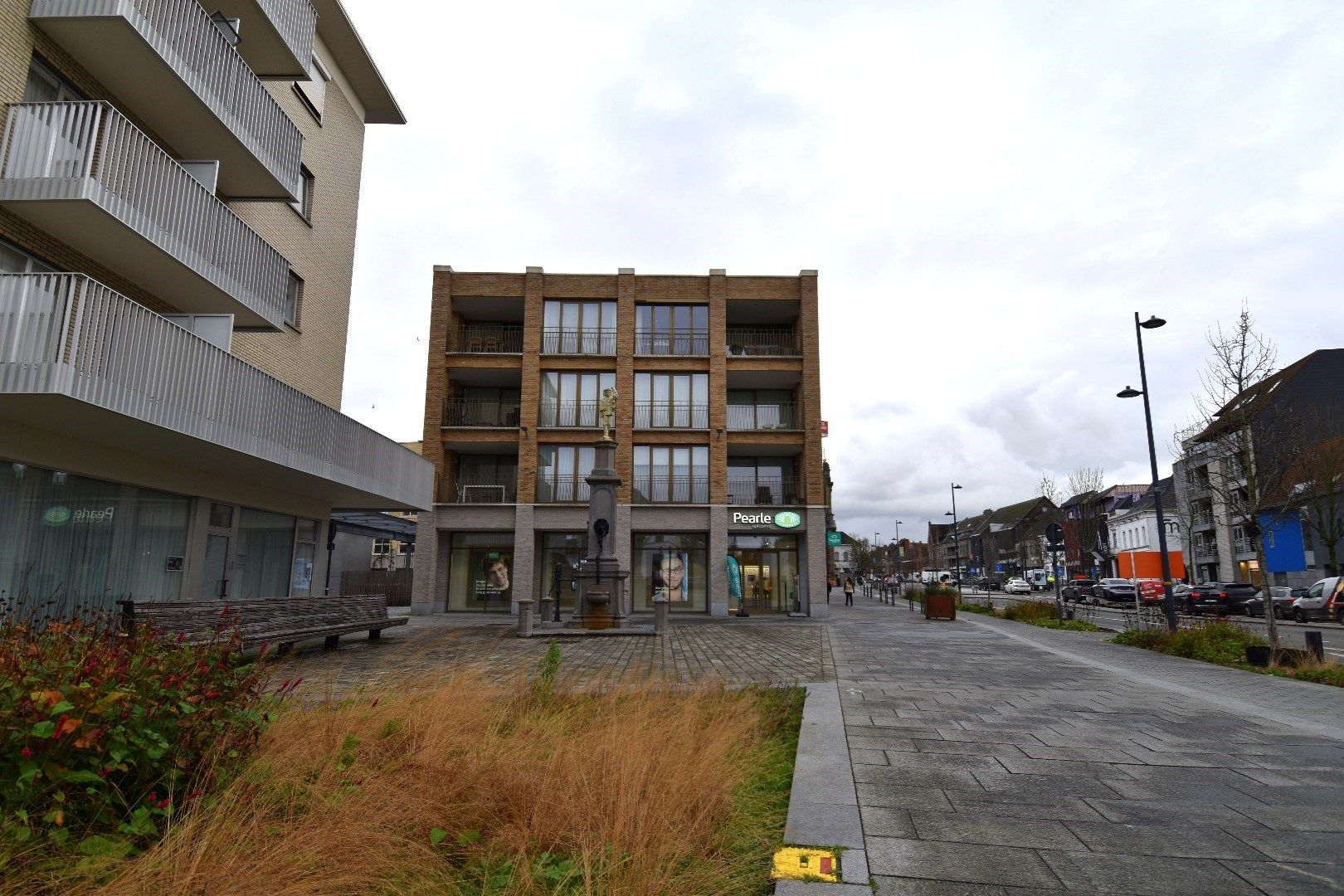 Instapklaar 2-slaapkamerappartement met autostaanplaats en kelderberging te koop in residentie 't Vrije te Harelbeke foto 16