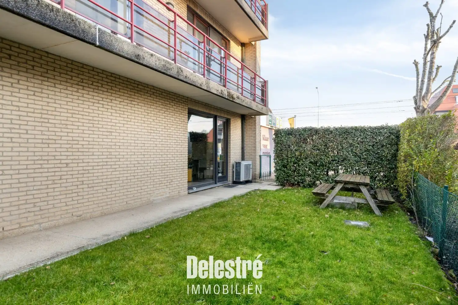 Commerciële topligging (TELENET) met woonst (vakantieapp.) op de Albert I Laan – Residentie Mirhras foto 7