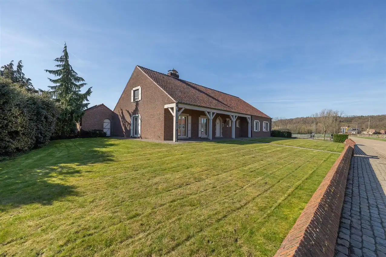 Villa grenzend aan agrarisch gebied met 4slk en opslag foto 51