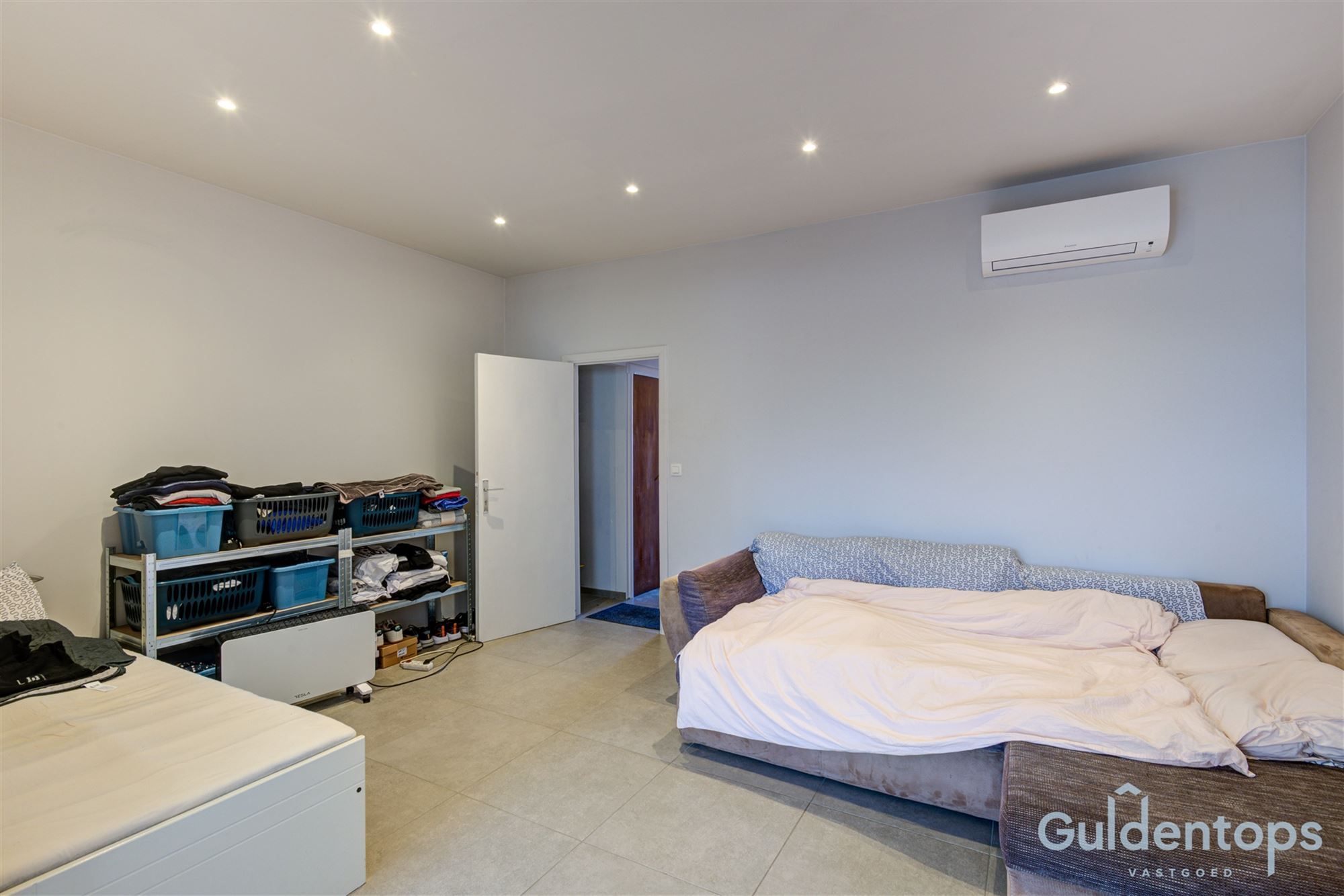 Knap gebouw bestaande uit 2 appartementen én magazijn foto 11