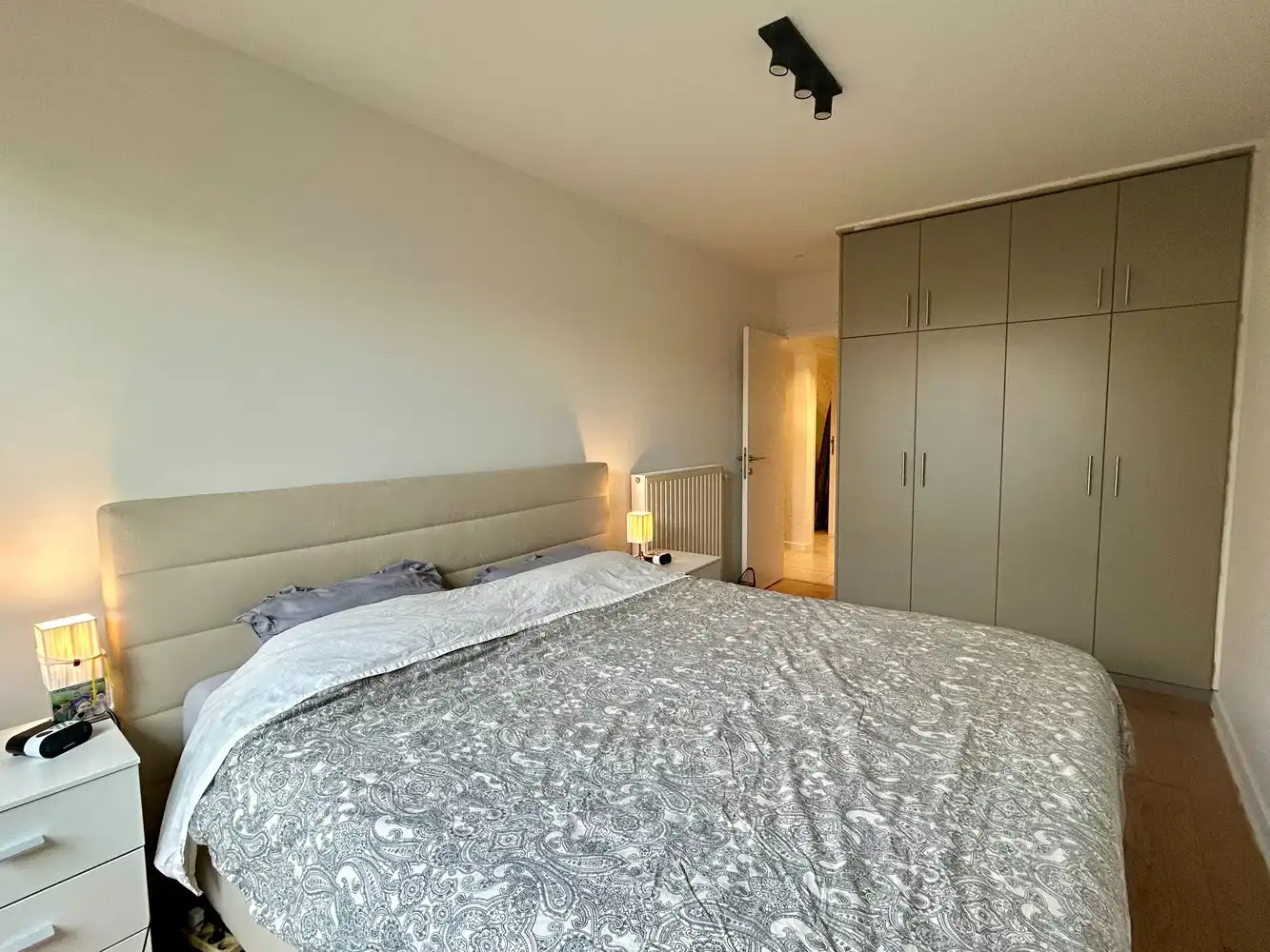 Instapklaar gelijkvloers appartement met privatieve tuin en garage in hartje Kessel-Lo foto 9