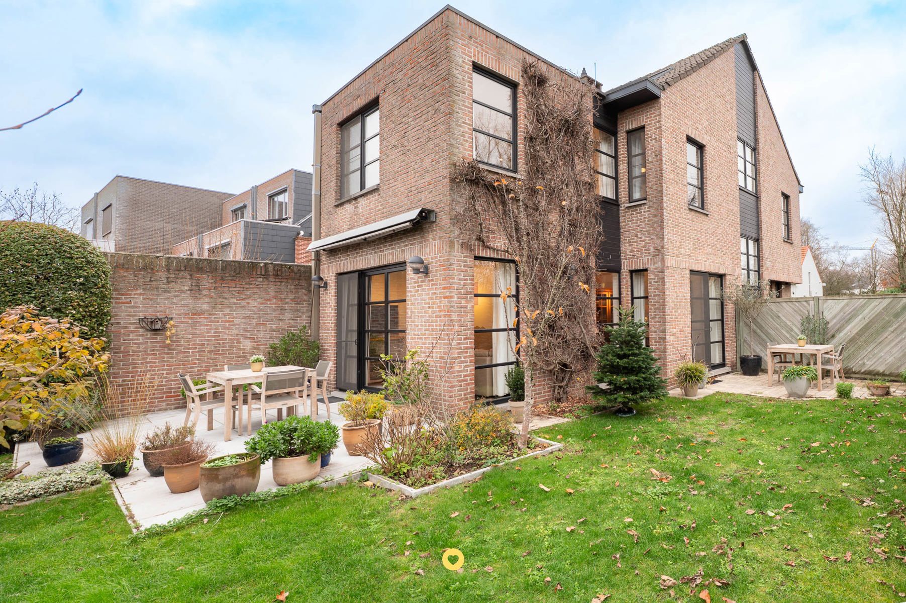 Instapklare & ruime HOB met 4 SLK's, garage en ZW tuin foto 5