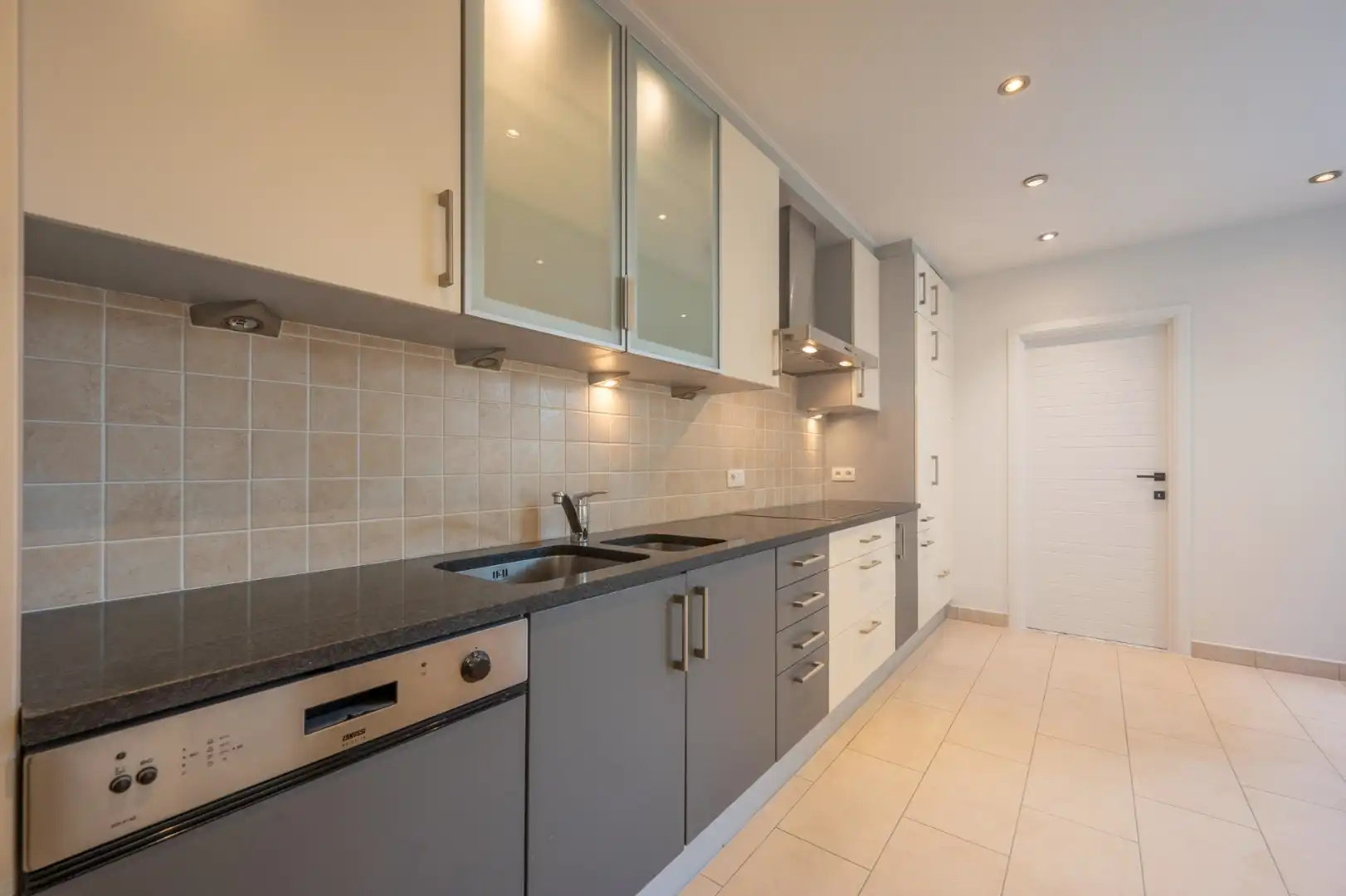 Ongemeubelde instapklare woning in Oud Knokke, op wandelafstand van het Centrum foto 4