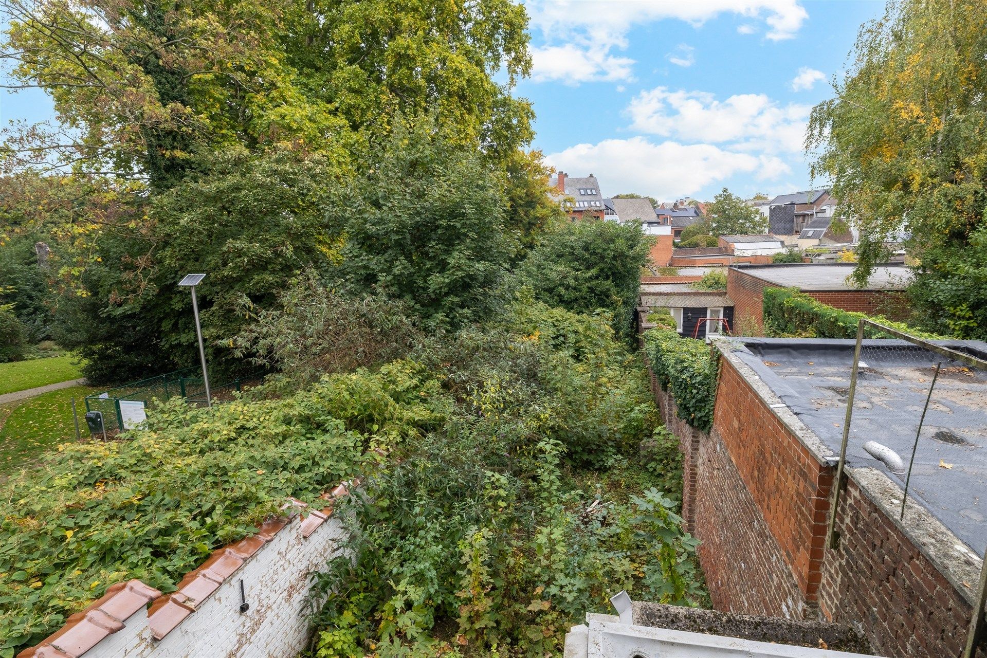 Ruime stadswoning met 4 slaapkamers en tuin foto 16