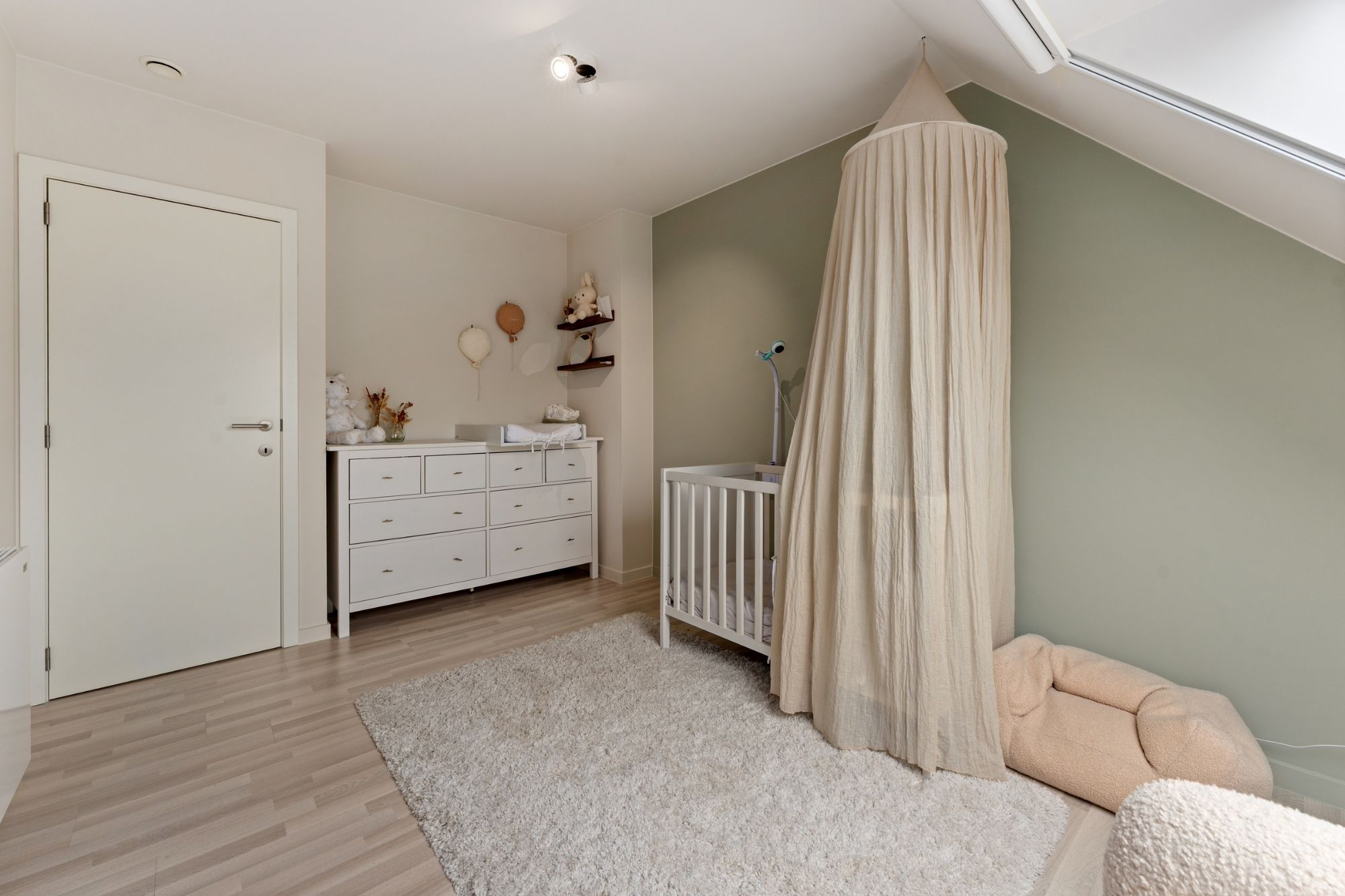 Recente 4 slpk woning met tuin, garage en carport op rustige locatie foto 10