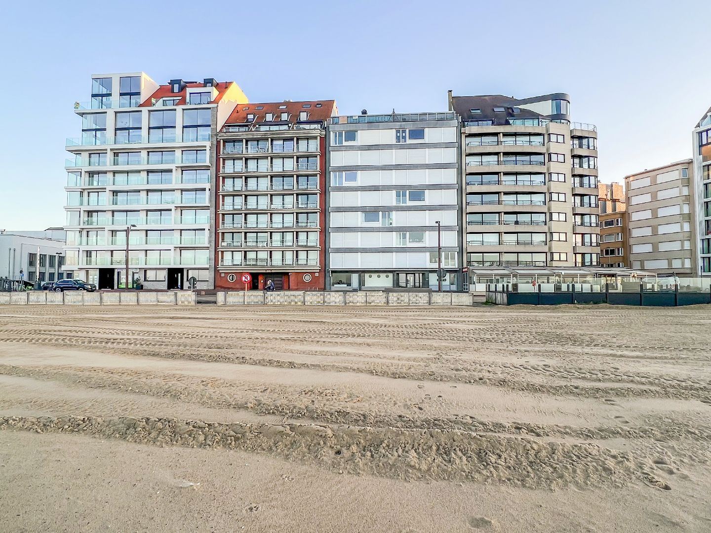 Volledig vernieuwd appartement met frontaal zeezicht gelegen aan het Albertstrand. foto 16