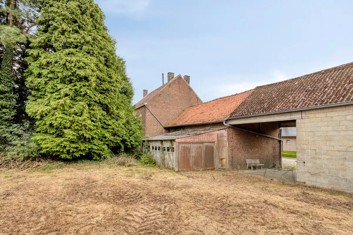 Ruime woning met veel potentieel op perceel van bijna 18 are foto 17