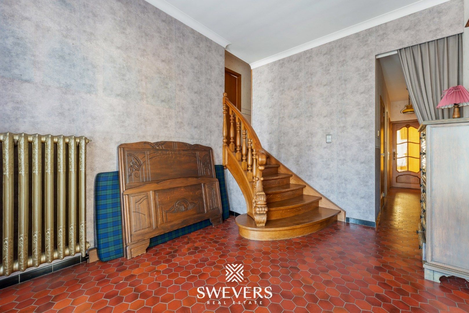 Ruime gezinswoning met 5 SLPK en veel potentieel in groene omgeving foto 11