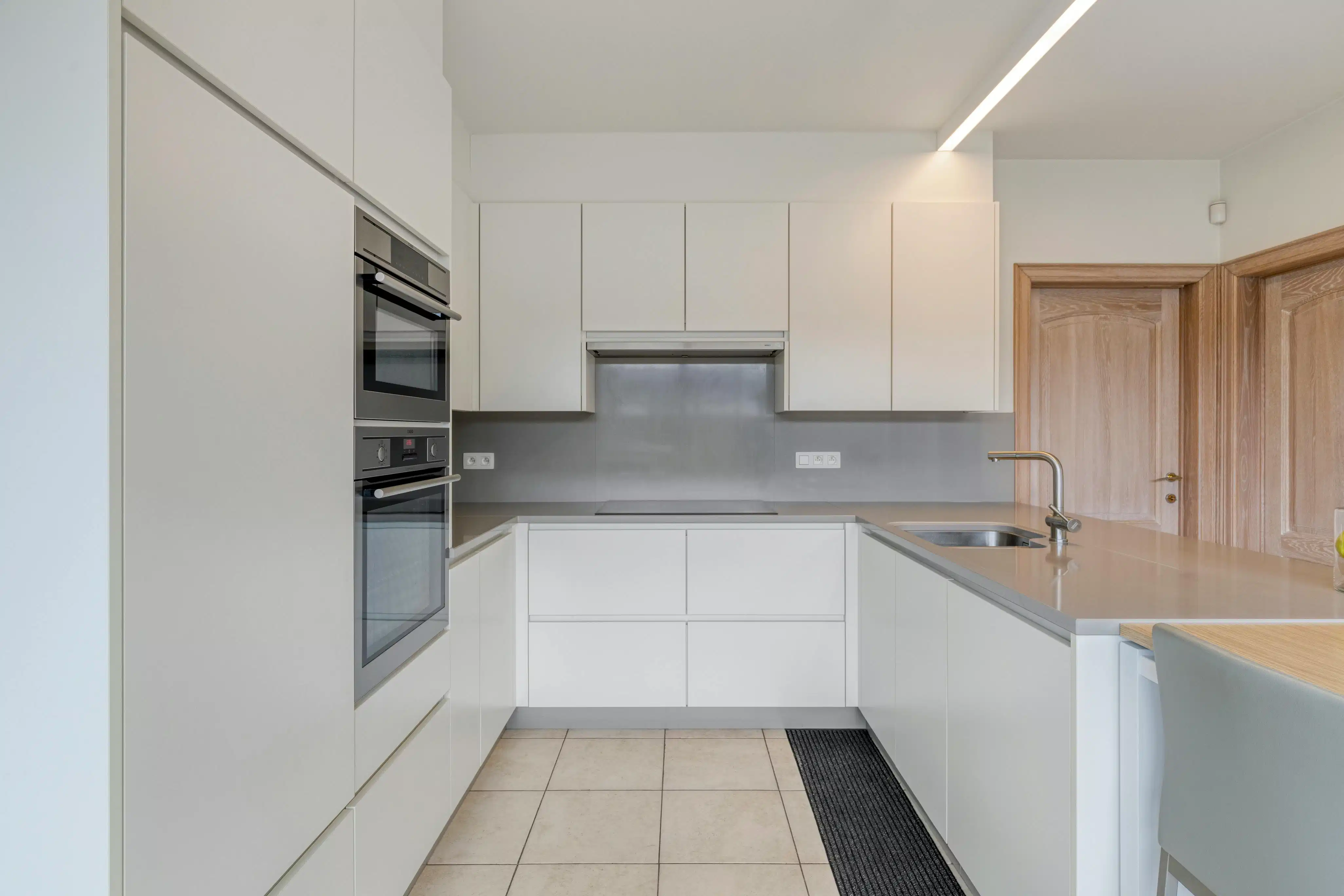 Instapklare gezinswoning in rustige wijk te Roeselare foto 7