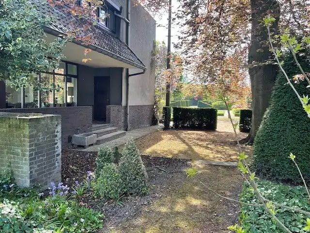Interbellum villa in Bree centrum foto 45