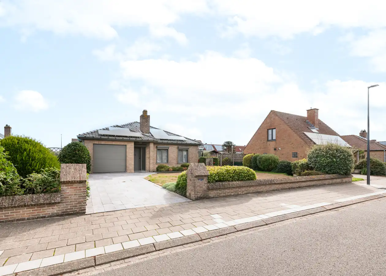 Vrijstaande bungalow met 2 slpk, tuin rondom en label C foto 26