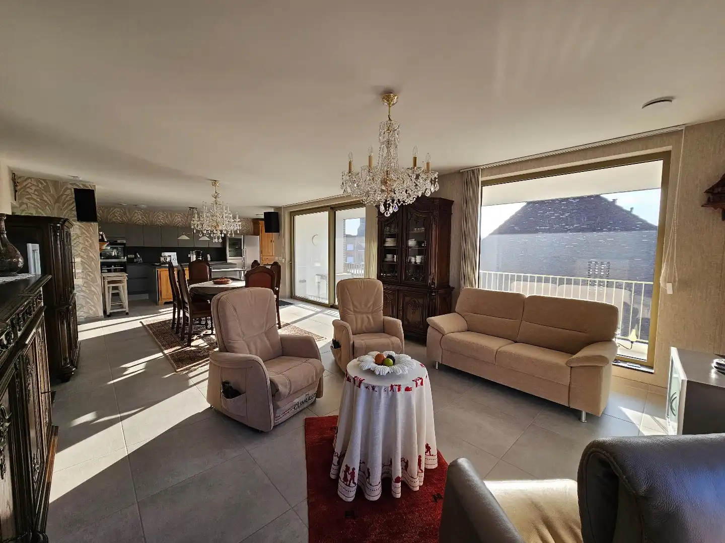 Lichtrijk & energiezuinig - luxe BEN-appartement met 3 slaapkamers en ruim terras foto {{pictureIndex}}