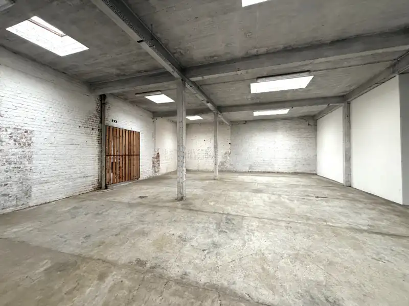 Ruime loods met tal van mogelijkheden foto 10