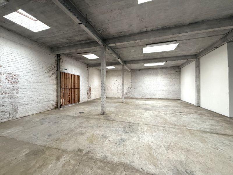 Ruime loods met tal van mogelijkheden foto 10