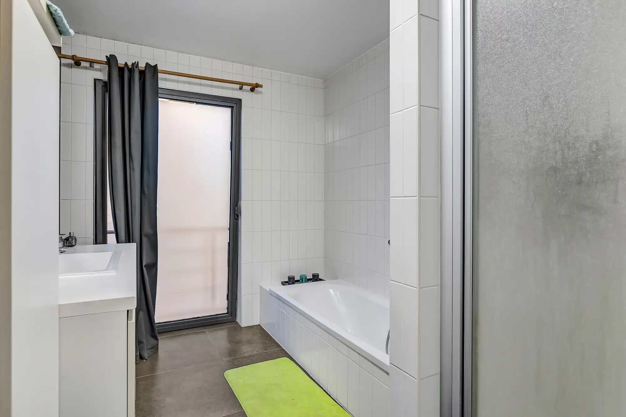 Instapklaar appartement met twee slaapkamers in Welle foto 8
