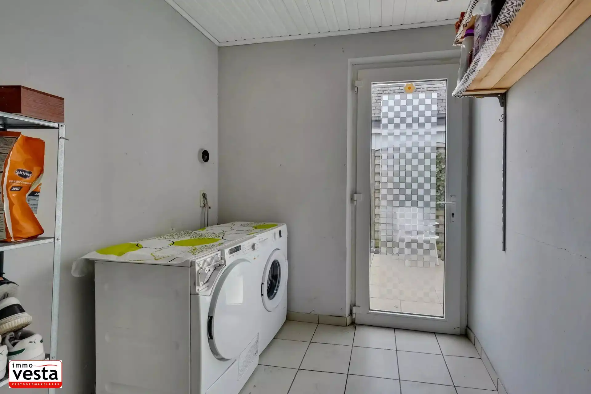 Investeringspand met winkel en appartement foto 16
