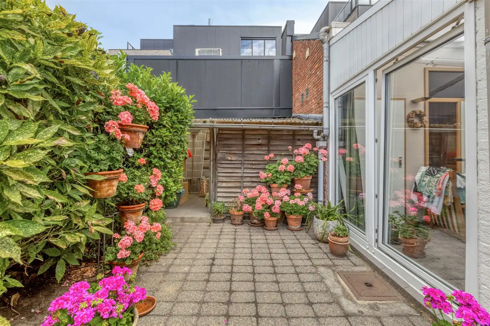 TE KOOP: Handelshuis met ruime woonst in het centrum van Leopoldsburg! foto 27