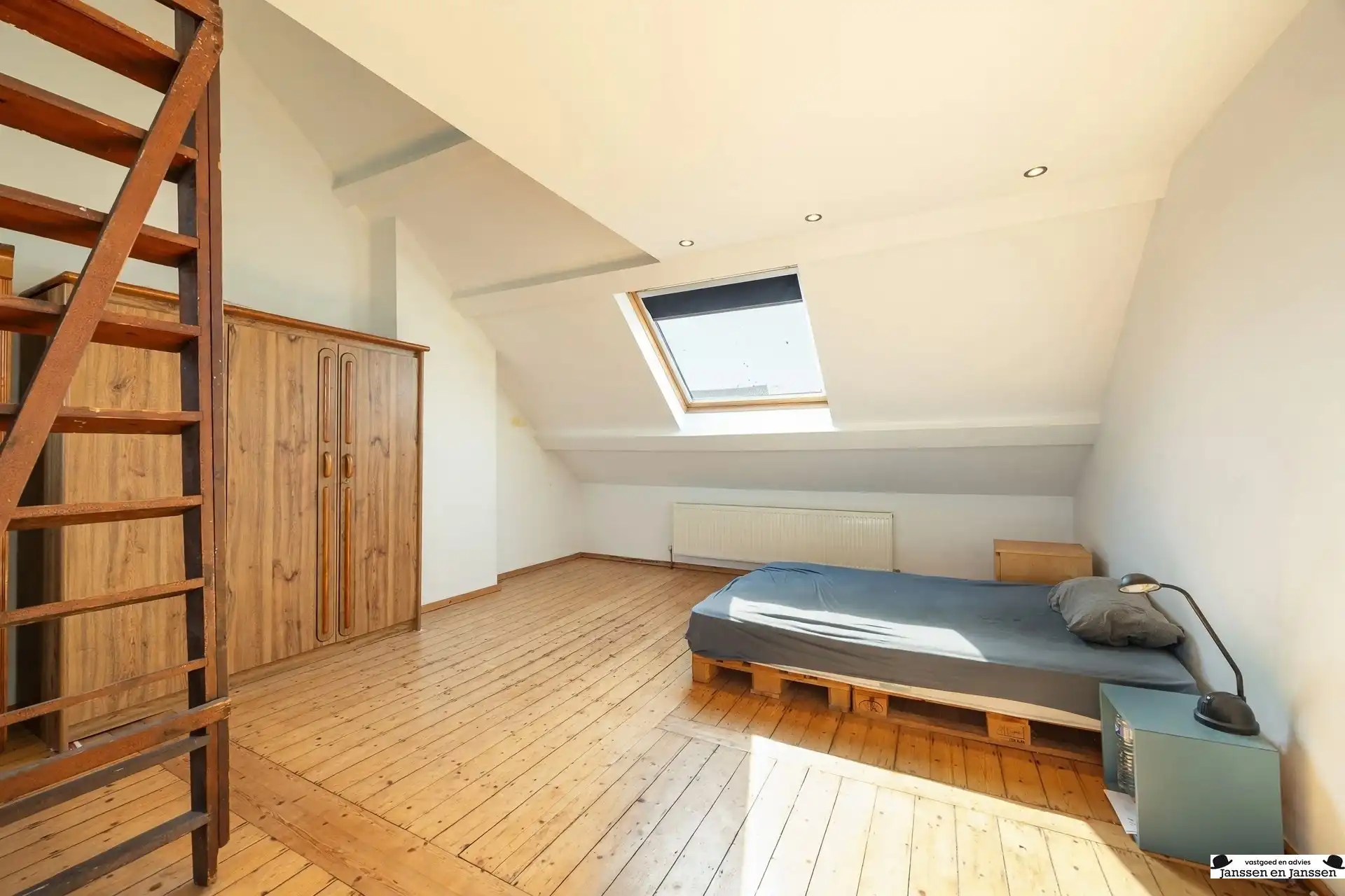 Prachtig gerenoveerd herenhuis met groene stadstuin foto 24