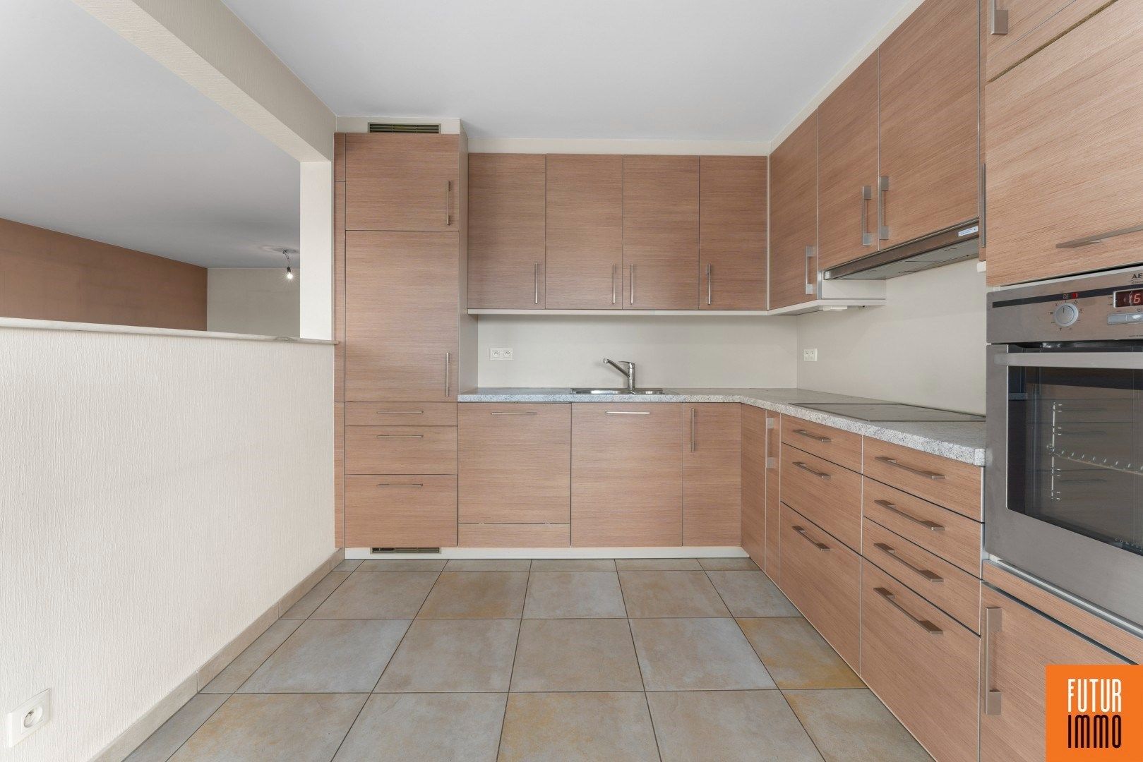 Instapklaar 2-slpk appartement aan station RSL foto 8