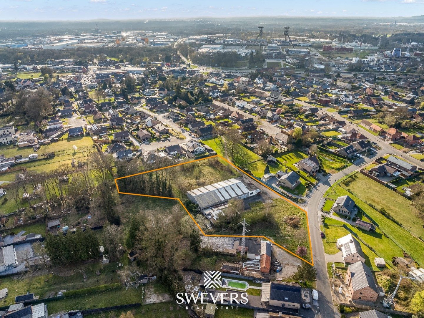 Groot sportgebouw met woonst op een perceel van 77a 60ca (of herverkaveling) foto 23