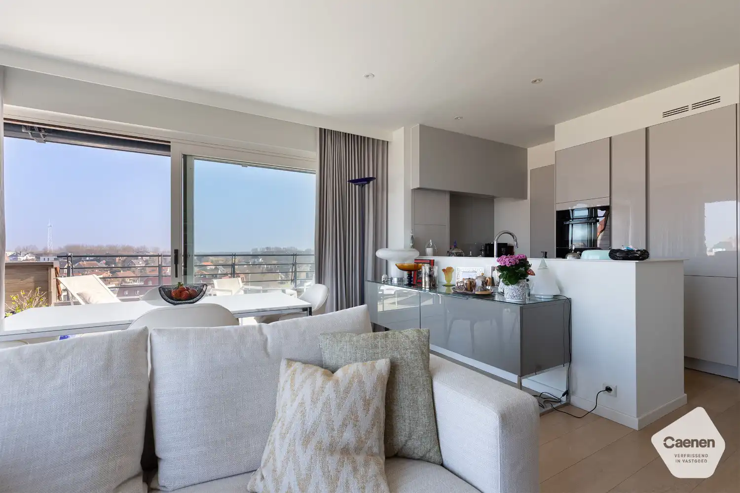 Ruime penthouse met fantastisch zicht op de zee én het hinterland foto 10