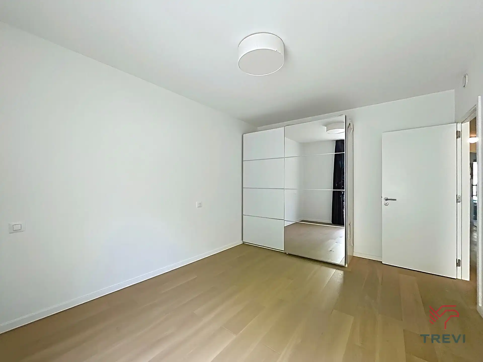 Europese Wijk - ONBEMEUBILEERD appartement met 2 slaapkamers ! foto 7