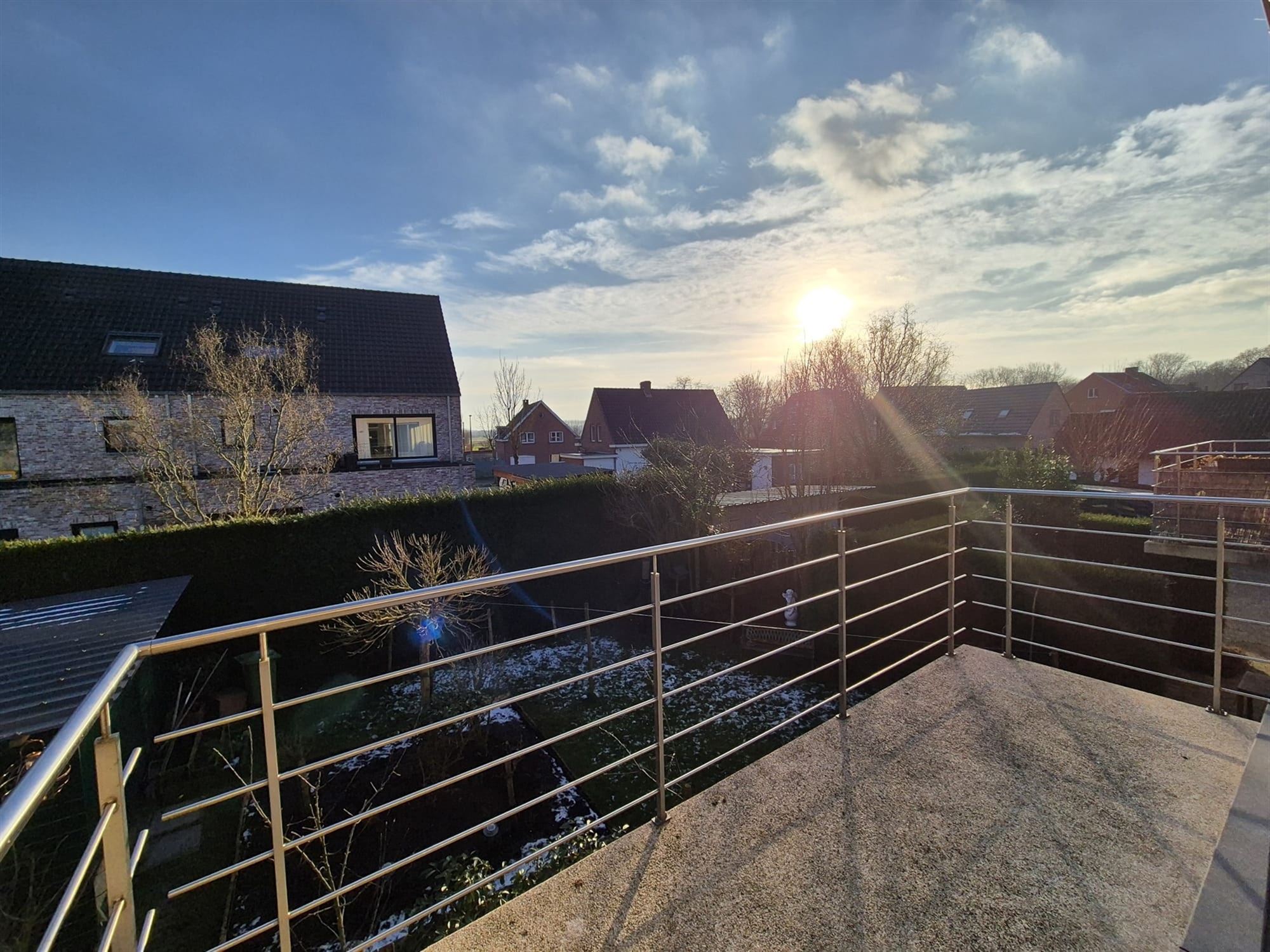 Rustig gelegen appartement met terras en staanplaats. foto 11