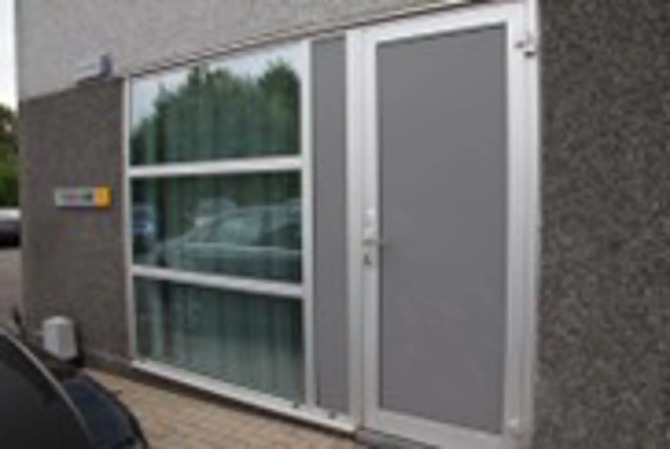 Magazijn met kantoor Unit 18 - 244m² te huur foto 2