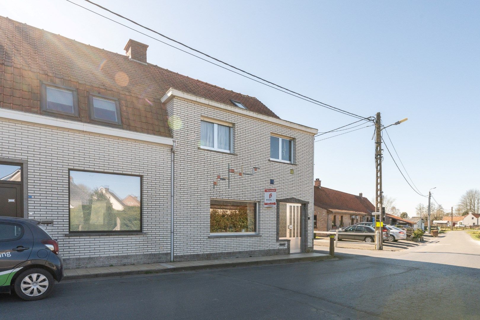 Hoofdfoto van de publicatie: CHARMANTE WONING MET TUIN EN GARAGE 