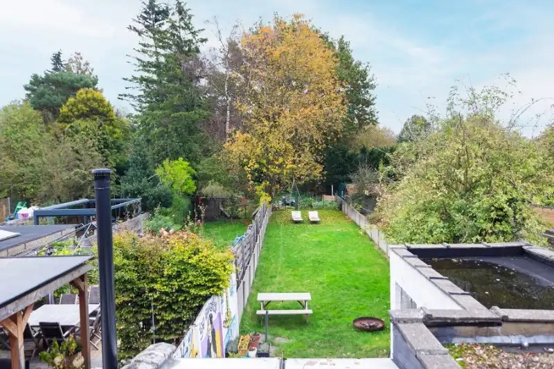 Ruime gezinswoning in rustige straat! foto 24