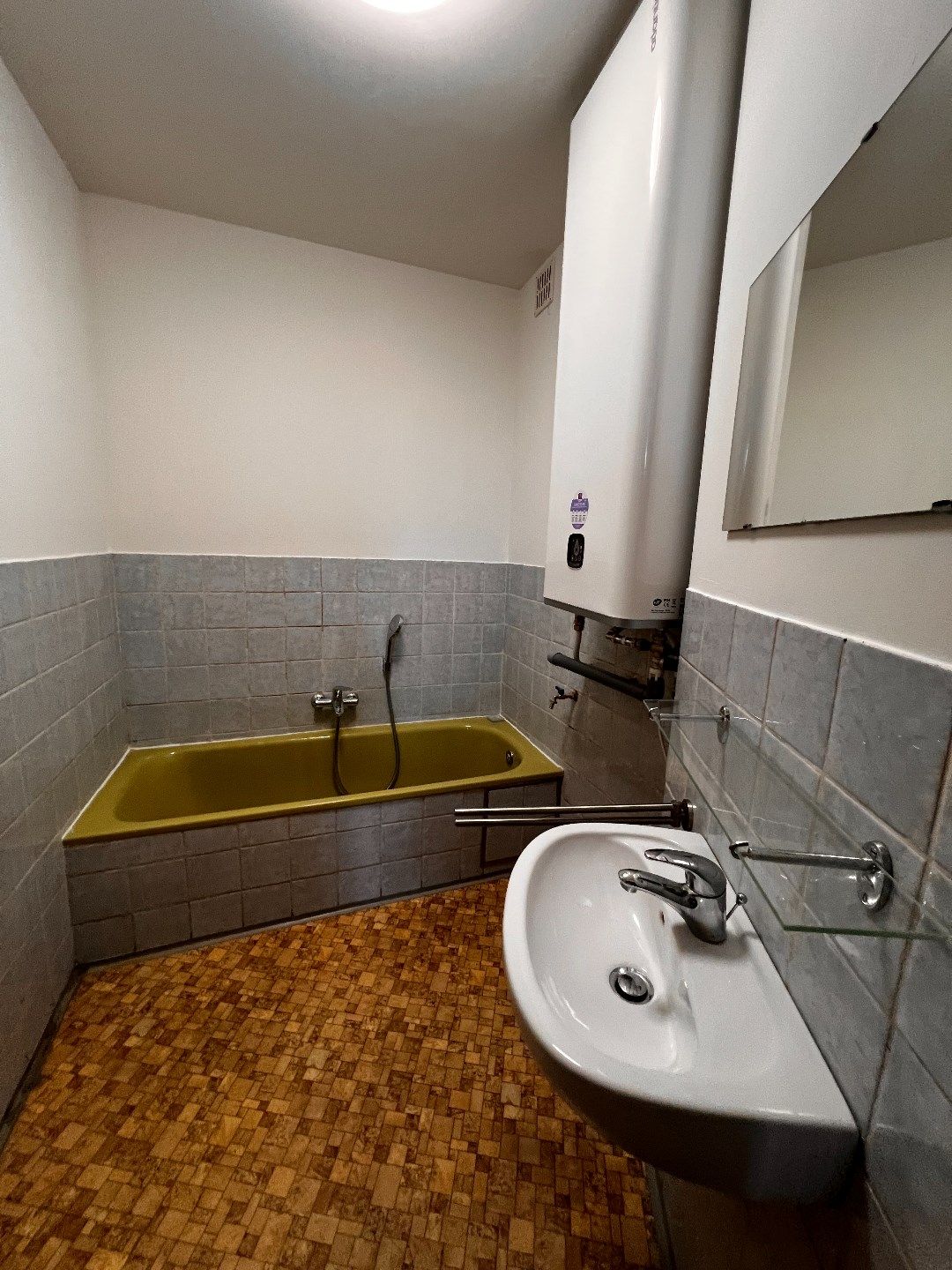 APPARTEMENT MET 2 SLAAPKAMERS, GARAGE EN TERRAS IN IEPER foto 9