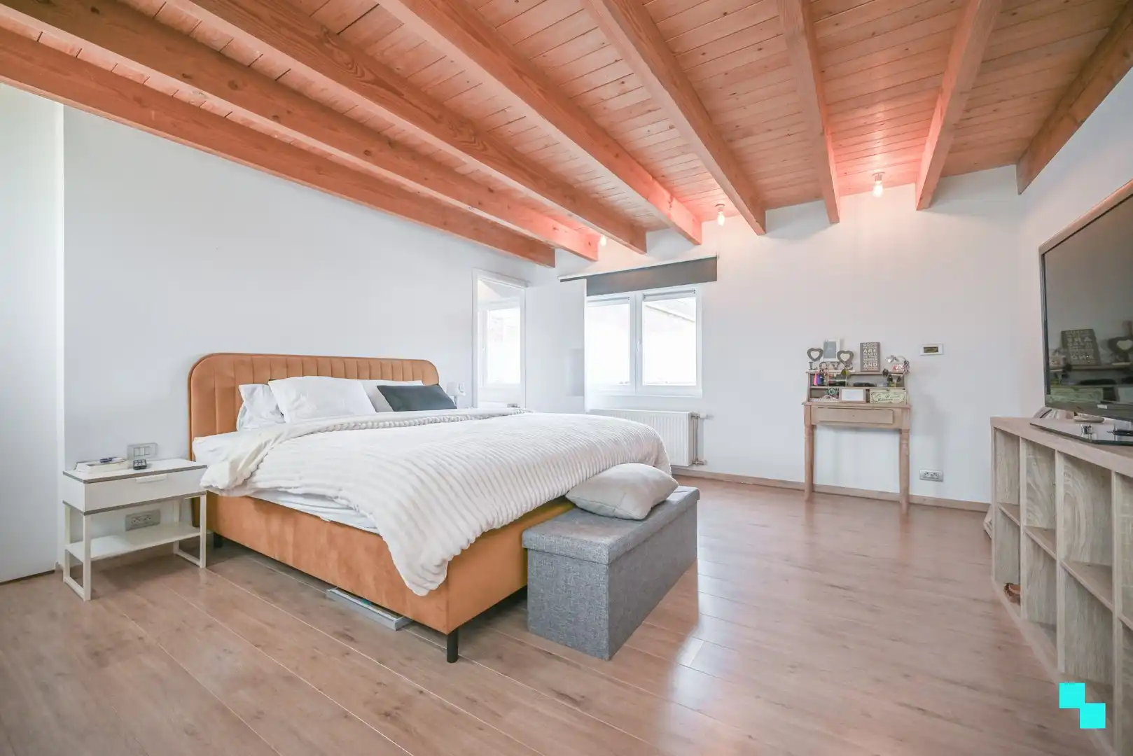 Stijlvol wonen met comfort: 5 slaapkamers, zonnig terras & moderne technieken foto 13