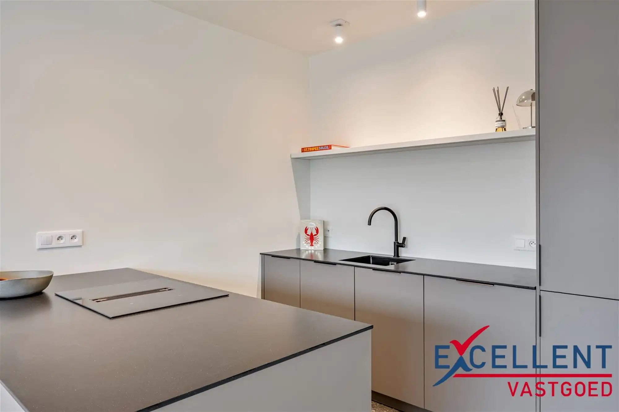 Stijlvol 2-slaapkamer appartement centrum  Deinze foto 5