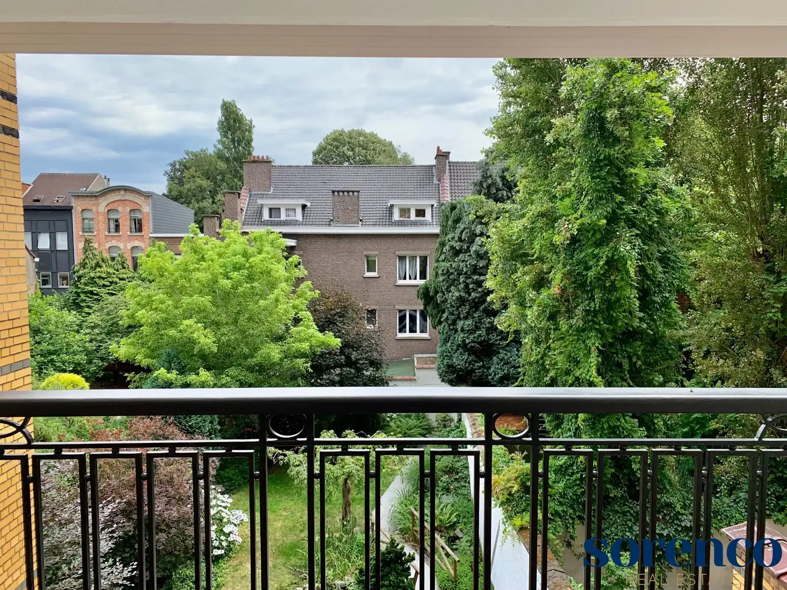 ALBERTPARK - Een prachtig en ruim 2 slaapkamer appartement van circa 200m² in een historisch herenhuis  foto 19