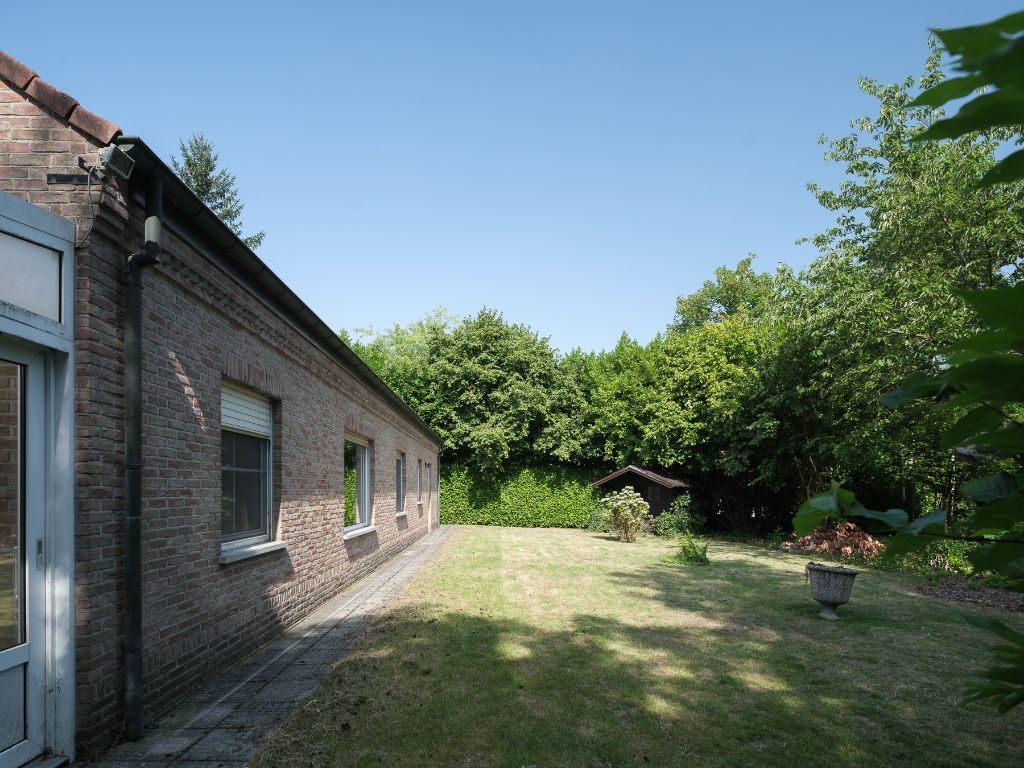 Vrijstaande woning op een gunstig perceel van 1.345 m² foto 12