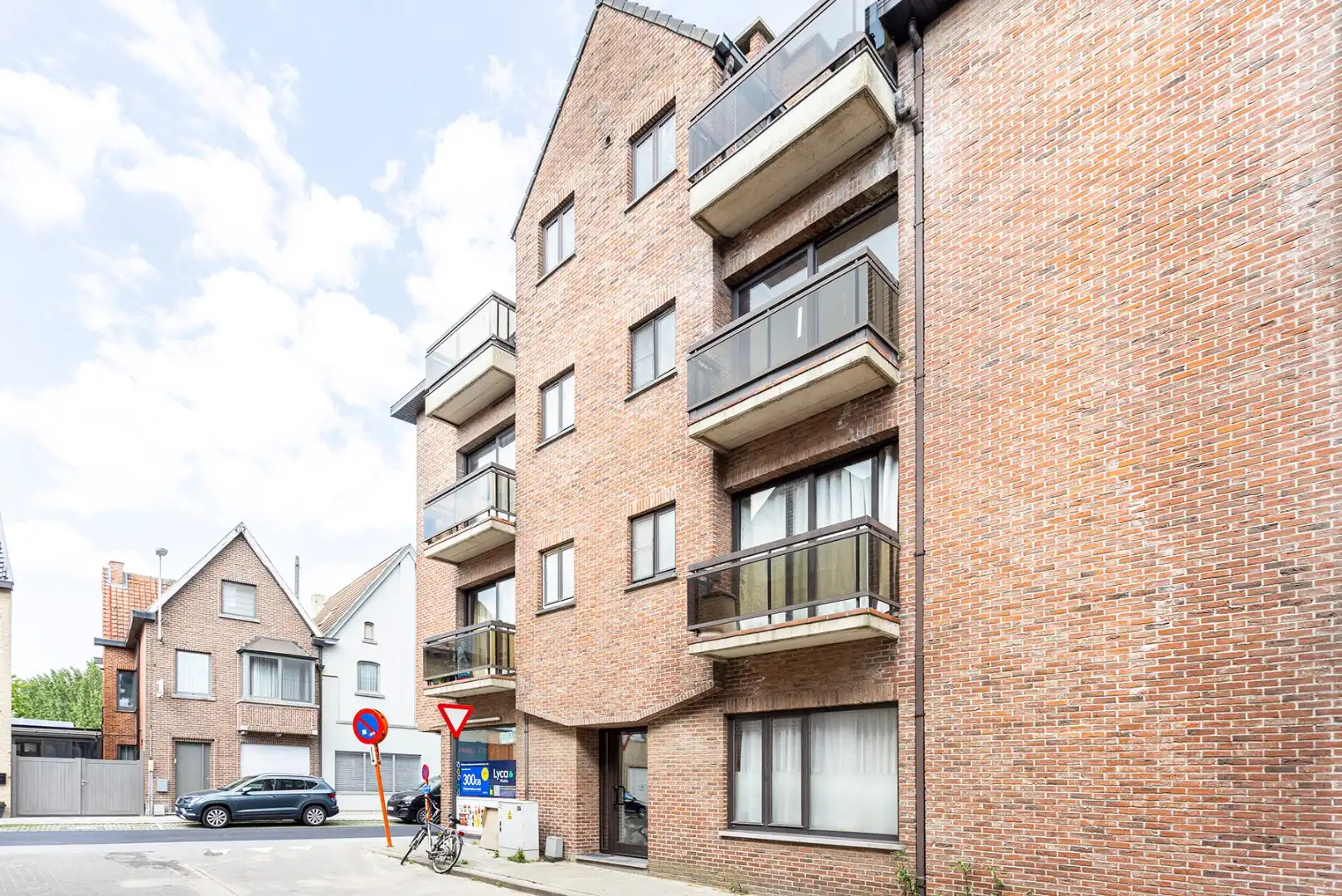 Instapklaar 2-slaapkamerappartement te koop in Temse – ideaal voor starters of investeerders! foto {{pictureIndex}}