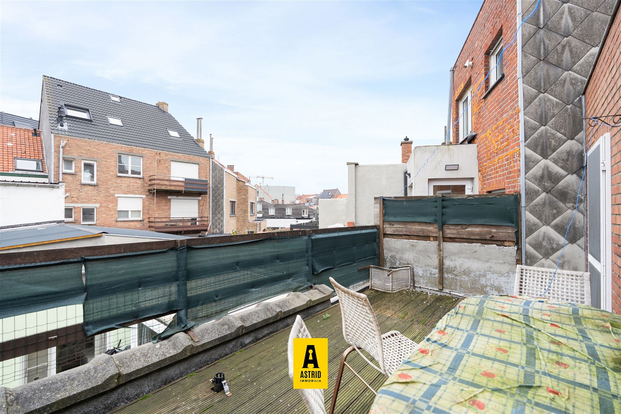  Ruime rijwoning met 5 slaapkamers en tweewoonst-indeling op topligging in Bredene foto 28