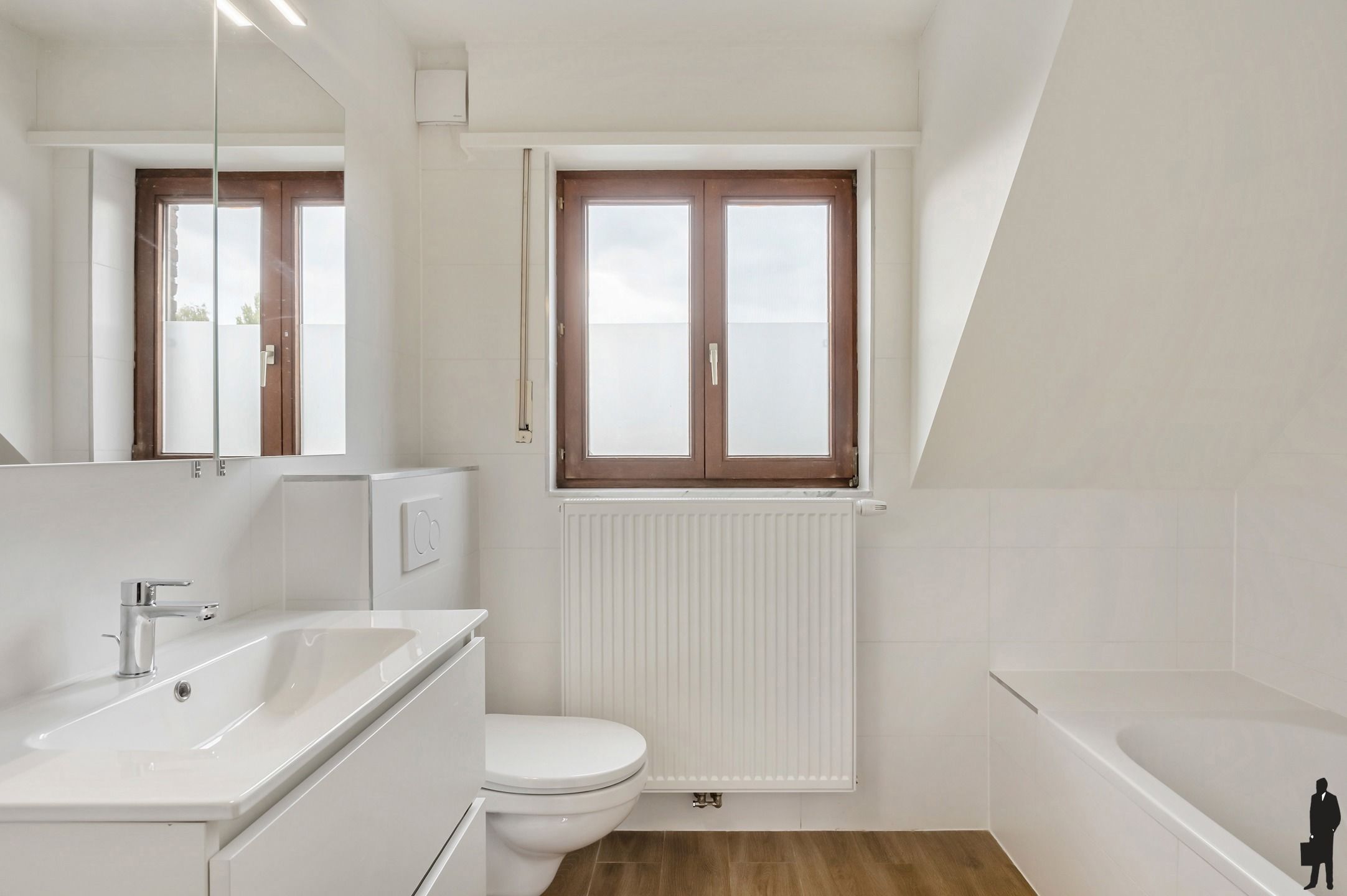 Zeer verzorgde gezinswoning, gelegen in een rustige straat toch zeer centraal nabij scholen/winkels/invalswegen/etc!  foto 17