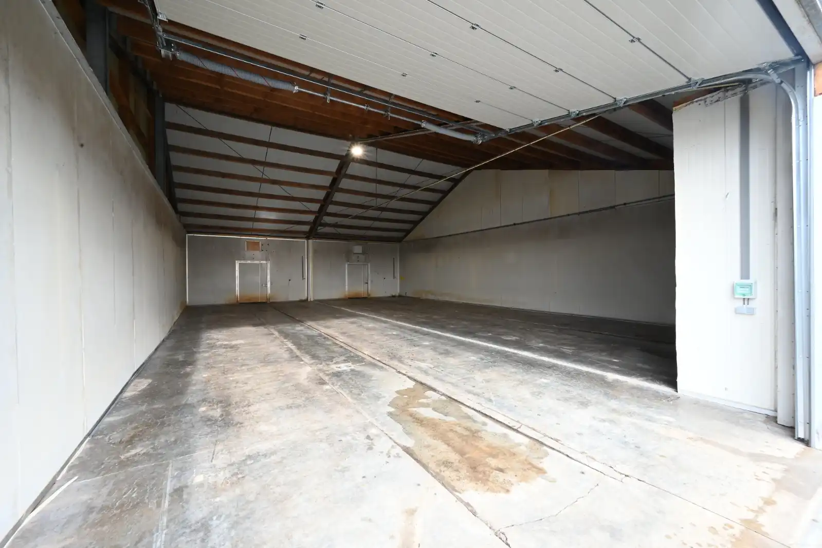 Landelijk gelegen opslagruimte van 228m2 te Ardooie! foto 3