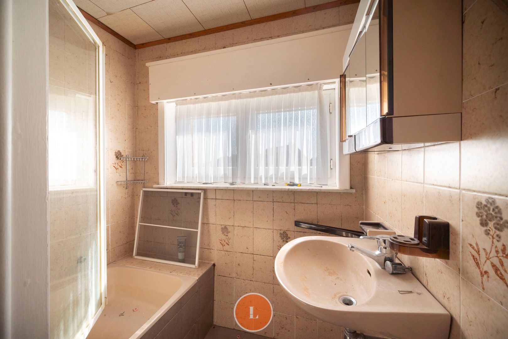 Deels te renoveren gezinswoning met 3 slaapkamers en garage. foto 13