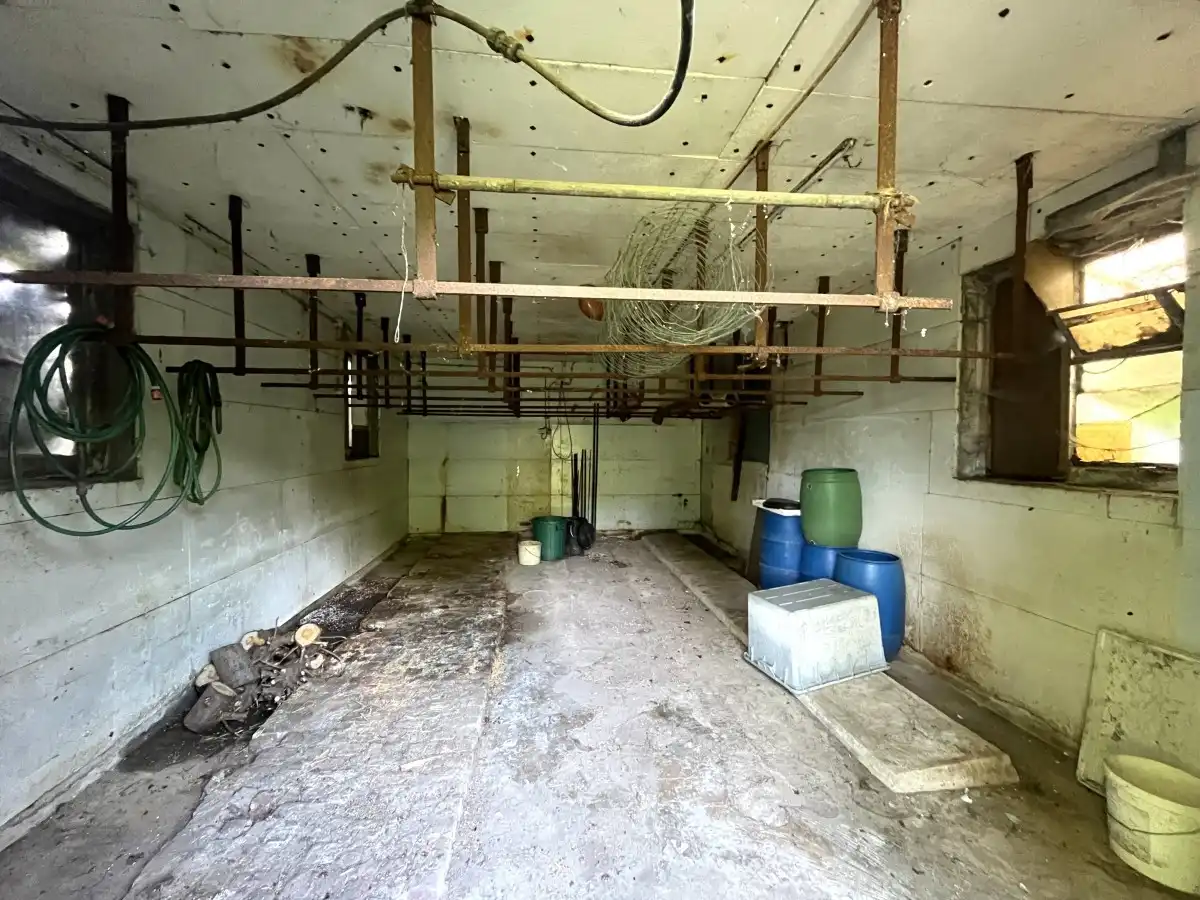 Ledegem – Te renoveren woning op ruim perceel met uitweg achteraan foto 24
