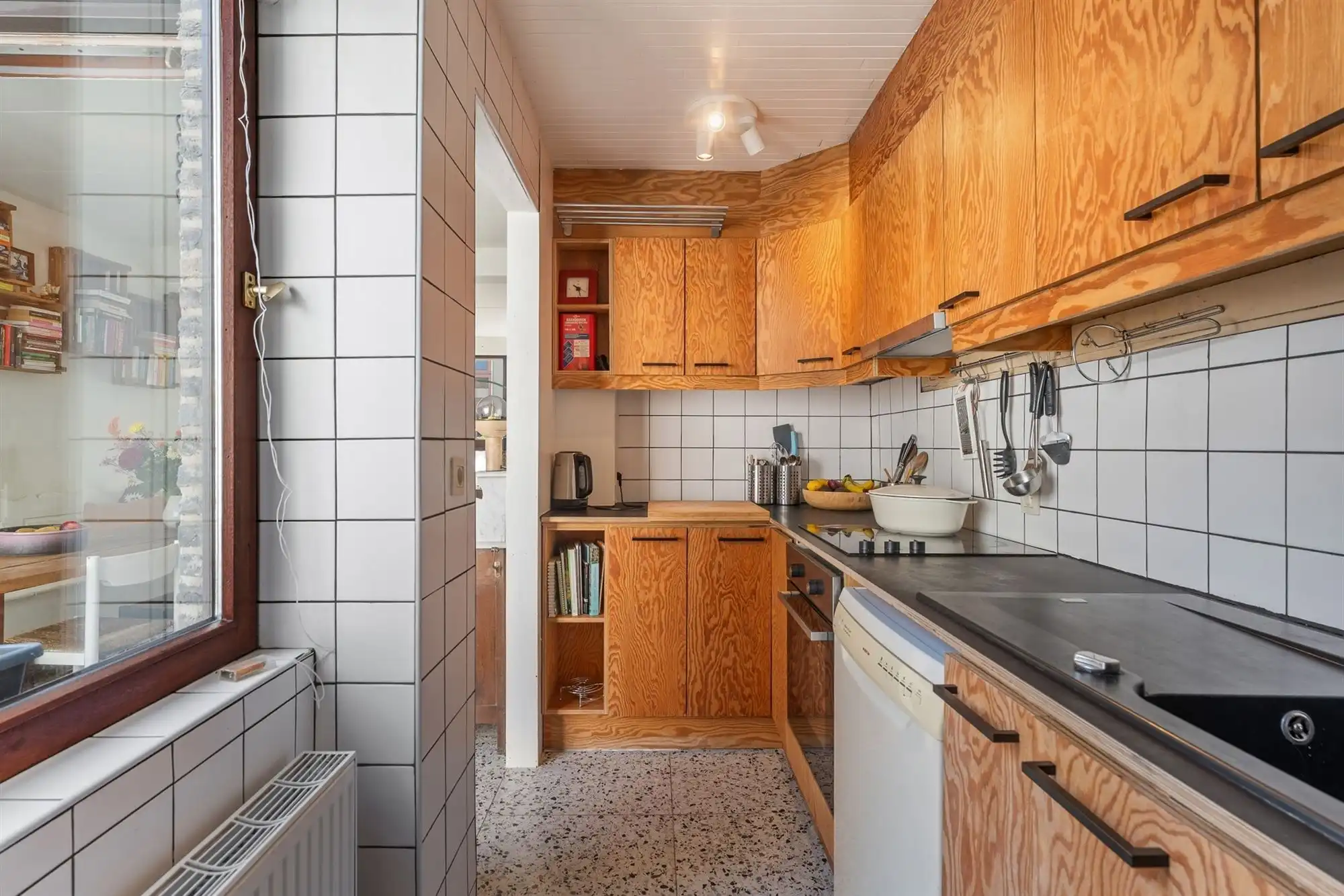 Steegwoning met naastliggend atelier/opslagplaats foto 10