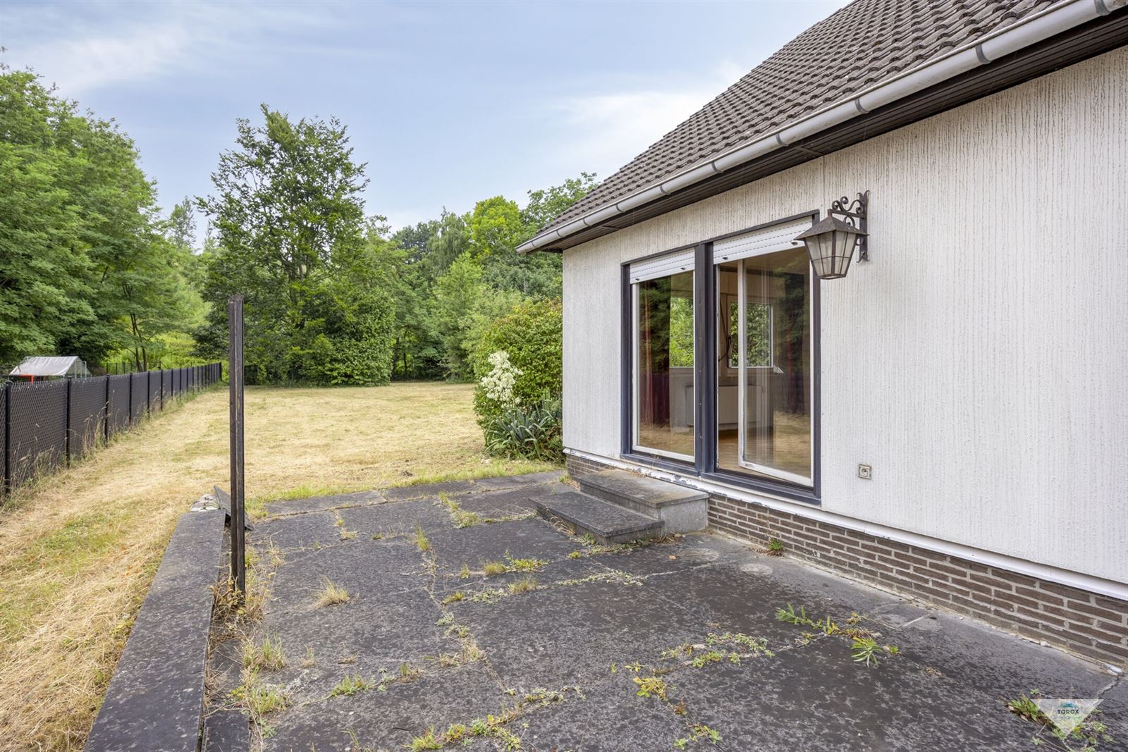 Ruime woning met veel potentieel foto 17