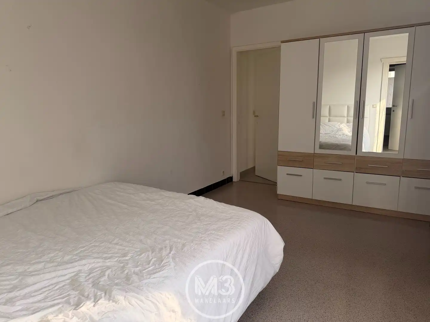 2 slaapkamer appartement met garage foto 6