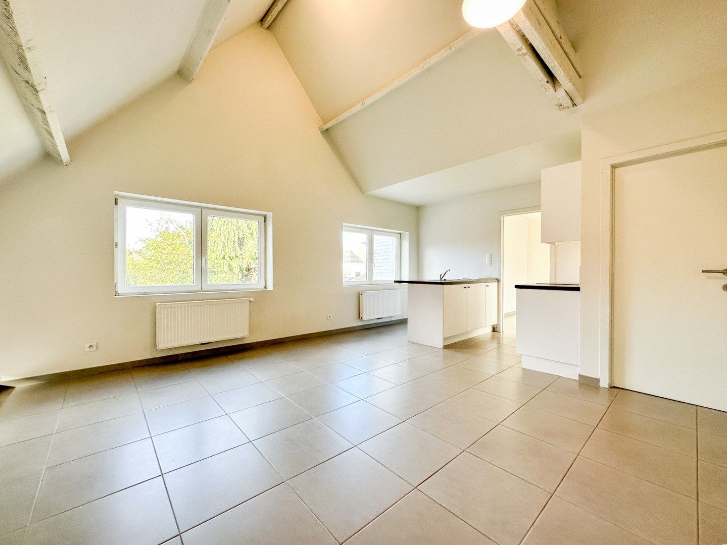 Instapklaar 1-slp appartement met terras, Torhout foto 2