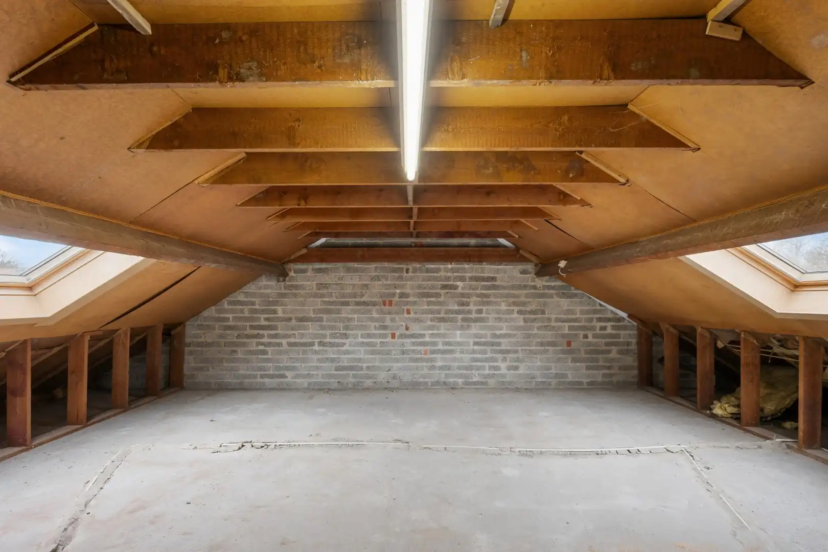 Woning met 3 slaapkamers, zolder, garage en tuin in het centrum van Dadizele foto 15