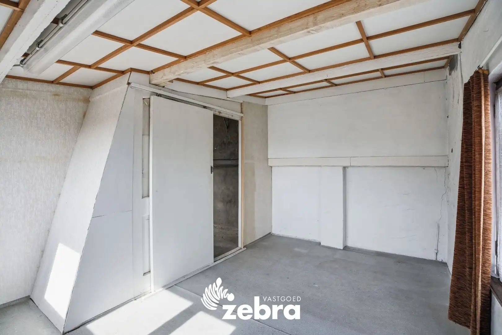 Te renoveren woning met garage op ruim perceel te Pittem! foto 23
