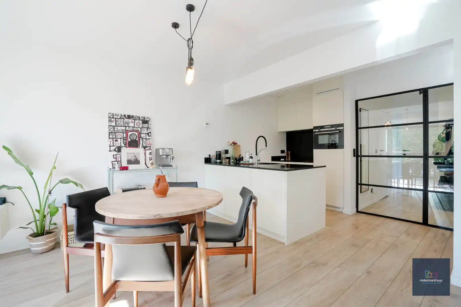 Instapklaar en lichtrijk appartement op de Coupure  foto 3