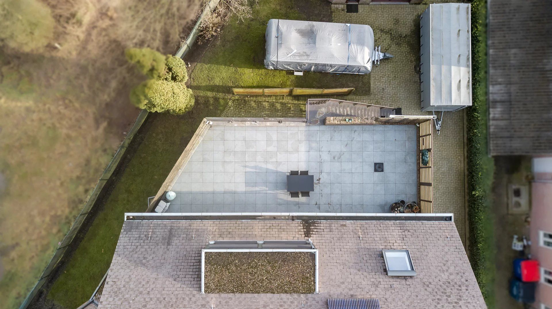 Ruim appartement met 4 slaapkamers, groot terras, tuin en garage. foto 43